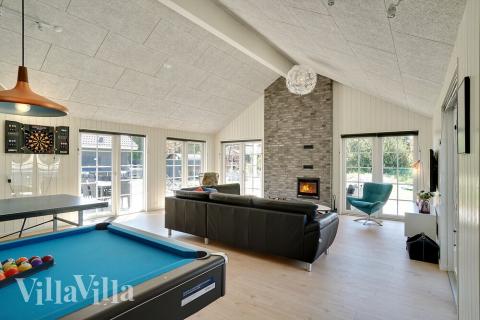 Aktivitätsraum im Luxusferienhaus Nr. 412 mit 9 Schlafzimmern und Platz für 24 Gäste.