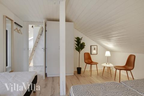 Der Aufenthaltsraum bietet Platz für 28 Personen, wenn ihr das Ferienhaus 423 in Ostjütland besucht.