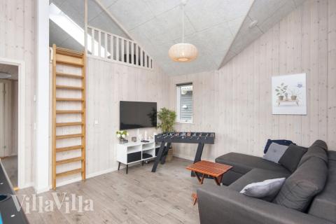 Das Luxusferienhaus 421 für 16 Personen hat einen großen Aktivitätsraum mit u. a. Billard und Darts