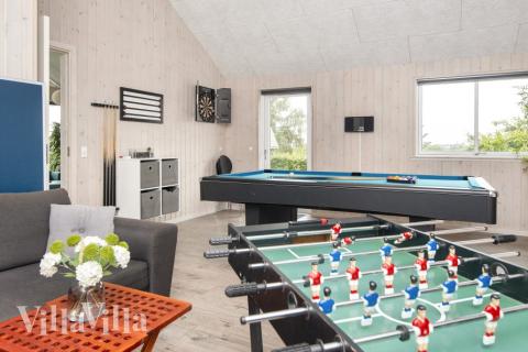 Veranstaltet ein Turnier im Aktivitätsraum, wenn ihr das Ferienhaus Nr. 421 in Ostjütland besucht.