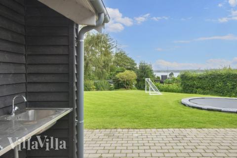 Neben den vielen schönen Stunden, die man im Poolbereich des Hauses verbringen kann, bietet das Luxusferienhaus 421 auch zahlreiche Freizeitangebote im Freien