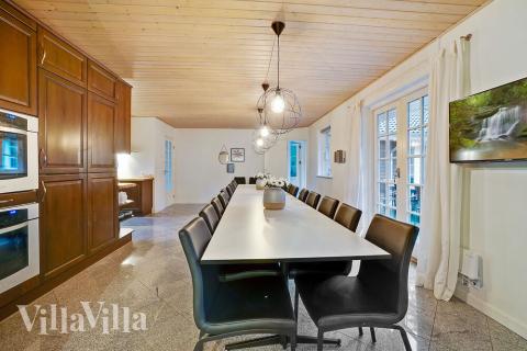 Die Küche in dem Luxusferienhaus Nr. 414 ist so gut ausgestattet, dass man problemlos Mahlzeiten für 22 Personen zubereiten kann.