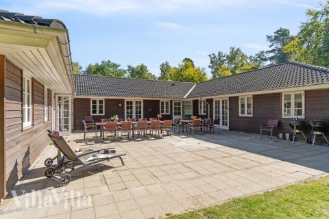 Große Terrasse am Luxusferienhaus Nr. 414 in Nordseeland.