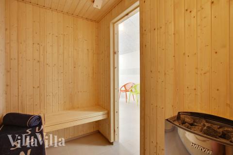 Genießen Sie die heiße Sauna im Luxusferienhaus Nr. 430 für 30 Personen