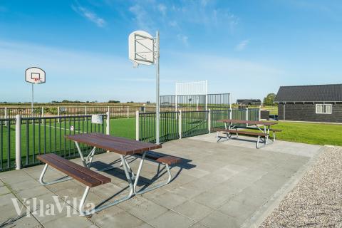 Neben den vielen schönen Stunden, die man im Poolbereich des Hauses verbringen kann, bietet das Luxusferienhaus 430 auch zahlreiche Freizeitangebote im Freien