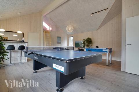Aktivitätsraum im Luxusferienhaus Nr. 425 mit 6 Schlafzimmern und Platz für 16 Gäste.