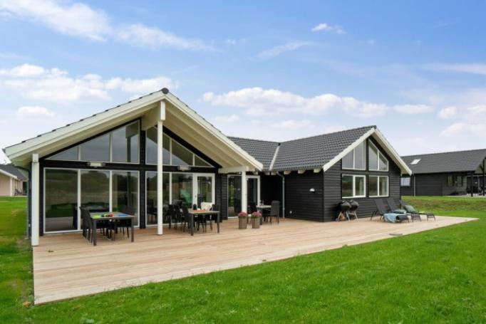 Dieses schöne Poolhaus Nr. 425 mit Platz für 16 Personen liegt in Nordseeland