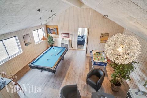 Neben den vielen schönen Stunden, die man im Poolbereich des Hauses verbringen kann, bietet das Luxusferienhaus 426 auch Spielevergnügen bei Billard/Tischtennis und Darts