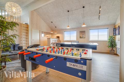 Aktivitätsraum im Luxusferienhaus Nr. 426 mit 6 Schlafzimmern und Platz für 16 Gäste.