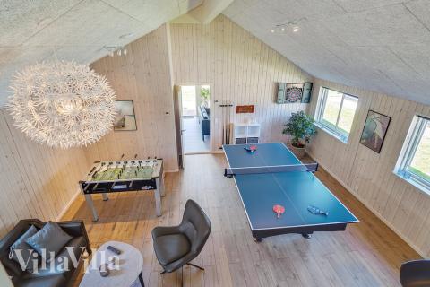 Das Luxusferienhaus 717 für 16 Personen hat einen großen Aktivitätsraum mit u. a. Billard und Darts