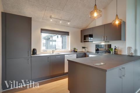 Die Küche in dem Luxusferienhaus Nr. 723 ist so gut ausgestattet, dass man problemlos Mahlzeiten für 10 Personen zubereiten kann.