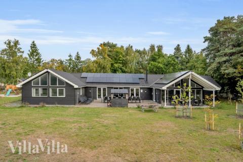 Dieses schöne Poolhaus Nr. 438 mit Platz für 30 Personen liegt in Nordseeland