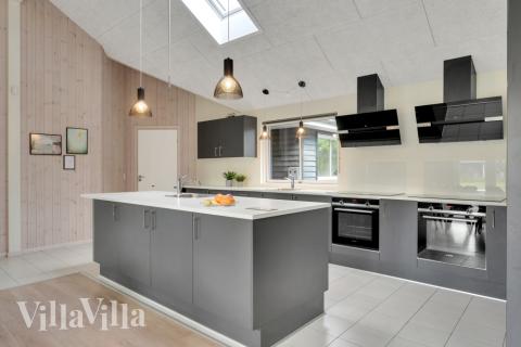 Die Küche im Luxusferienhaus Nr. 438 ist gut eingerichtet.