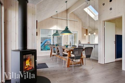 Der Aufenthaltsraum bietet Platz für 14 Personen, wenn ihr das Ferienhaus 424 in Fünen und seine Inseln besucht.