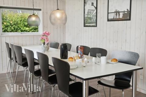 Aufenthaltsraum mit Platz für 14 im Luxusferienhaus Nr. 427.