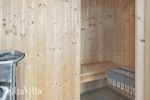 Genießen Sie die heiße Sauna im Luxusferienhaus Nr. 427 für 14 Personen