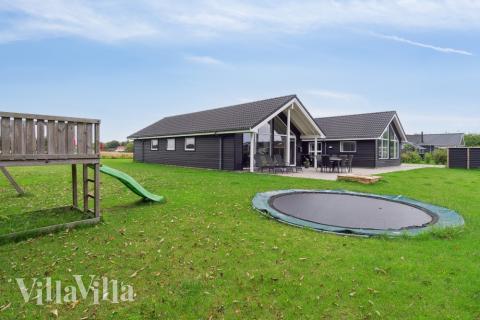 Dieses schöne Poolhaus Nr. 427 mit Platz für 14 Personen liegt in Lolland/Falster/Mön