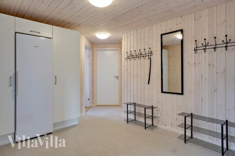 Der geräumige Eingangsbereich im Luxusferienhaus Nr. 439 in Nordjütland