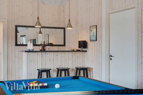 Das Luxusferienhaus 439 für 24 Personen hat einen großen Aktivitätsraum mit u. a. Billard und Darts