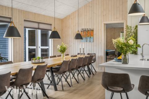 Aufenthaltsraum mit Platz für 24 im Luxusferienhaus Nr. 440.