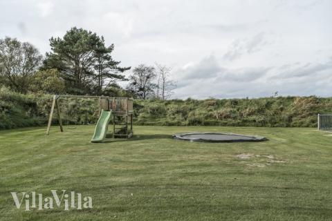 Neben den vielen schönen Stunden, die man im Poolbereich des Hauses verbringen kann, bietet das Luxusferienhaus 440 auch zahlreiche Freizeitangebote im Freien