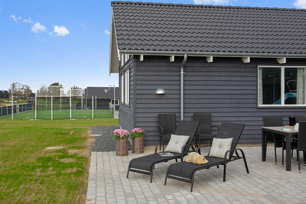Auf der Terrasse des Ferienhauses Nr. 428 ist Platz für 30 Personen.