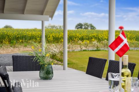 Große Terrasse am Luxusferienhaus Nr. 428 in Fünen und seine Inseln.