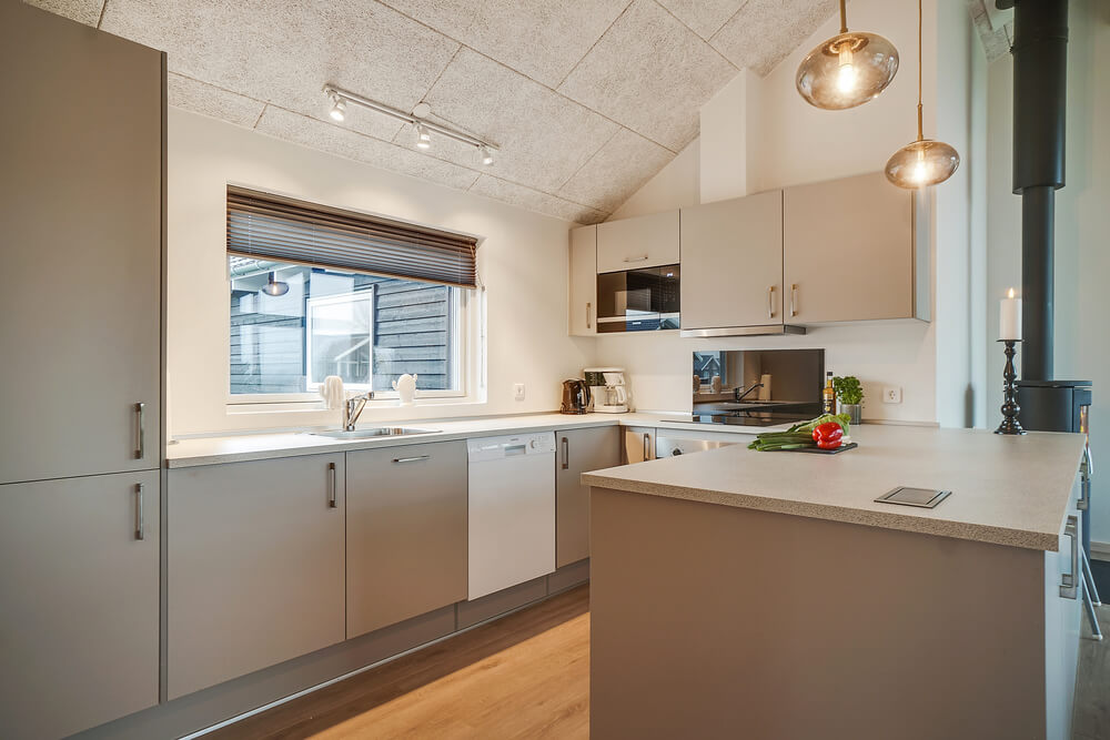 Die Küche in dem Luxusferienhaus Nr. 725 ist so gut ausgestattet, dass man problemlos Mahlzeiten für 10 Personen zubereiten kann.