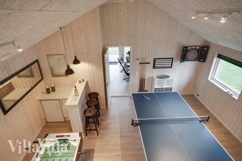 Neben den vielen schönen Stunden, die man im Poolbereich des Hauses verbringen kann, bietet das Luxusferienhaus 724 auch Spielevergnügen bei Billard/Tischtennis und Darts