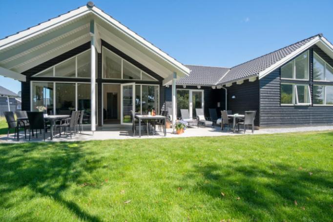 Dieses schöne Poolhaus Nr. 720 mit Platz für 18 Personen liegt in Deutschland