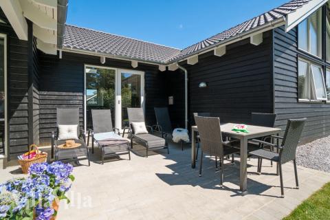 Das Luxusferienhaus Nr. 720 hat eine tolle Terrasse, die mit hochwertigen Gartenmöbeln für 18 Personen ausgestattet ist.