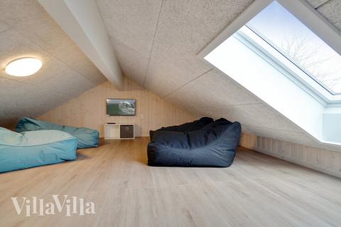 Einige der 26 Schlafgelegenheiten befinden sich im Luxusferienhaus Nr. 442 auf dem ausgebauten Dachboden