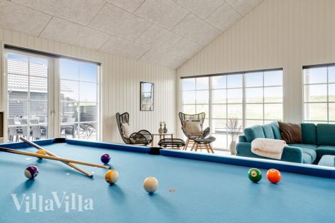 Aktivitätsraum im Luxusferienhaus Nr. 442 mit 10 Schlafzimmern und Platz für 26 Gäste.