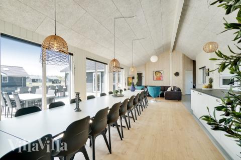 Aufenthaltsraum mit Platz für 24 im Luxusferienhaus Nr. 448.