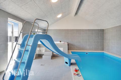 Der schicke Pool im Luxusferienhaus Nr. 448 für 24 Personen