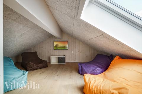 Einige der 26 Schlafgelegenheiten befinden sich im Luxusferienhaus Nr. 441 auf dem ausgebauten Dachboden