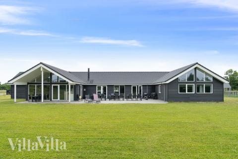 Dieses schöne Poolhaus Nr. 446 mit Platz für 30 Personen liegt in Ostjütland