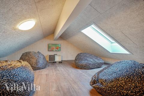 Einige der 30 Schlafgelegenheiten befinden sich im Luxusferienhaus Nr. 450 auf dem ausgebauten Dachboden