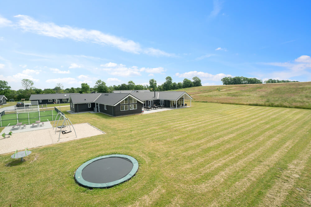 Dieses schöne Poolhaus Nr. 450 mit Platz für 30 Personen liegt in Ostjütland