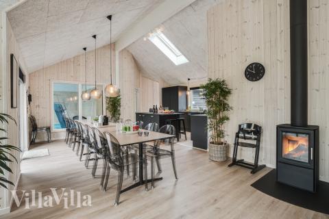 Der Aufenthaltsraum bietet Platz für 20 Personen, wenn ihr das Ferienhaus 434 in Nordseeland besucht.