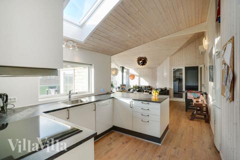 Die Küche in dem Luxusferienhaus Nr. 443 ist so gut ausgestattet, dass man problemlos Mahlzeiten für 10 Personen zubereiten kann.