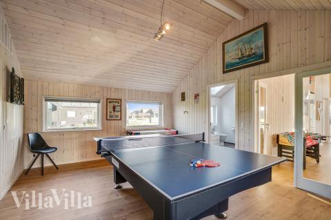 Neben den vielen schönen Stunden, die man im Poolbereich des Hauses verbringen kann, bietet das Luxusferienhaus 443 auch Spielevergnügen bei Billard/Tischtennis und Darts