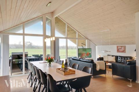 Aufenthaltsraum mit Platz für 12 im Luxusferienhaus Nr. 444.