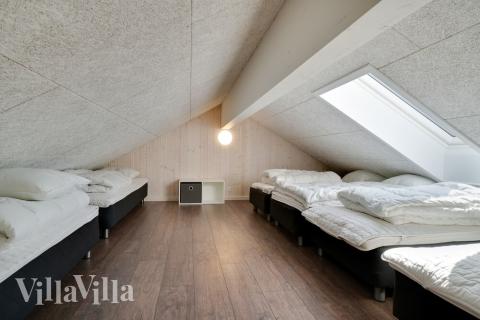 Der große ausgebaute Dachboden im Luxusferienhaus Nr. 454 für 30 Personen