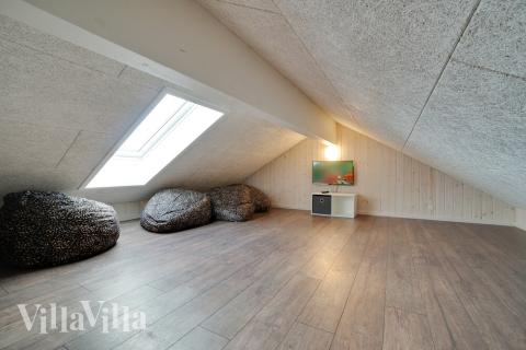 Einige der 30 Schlafgelegenheiten befinden sich im Luxusferienhaus Nr. 454 auf dem ausgebauten Dachboden