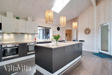 Die Küche in dem Luxusferienhaus Nr. 454 ist so gut ausgestattet, dass man problemlos Mahlzeiten für 30 Personen zubereiten kann.