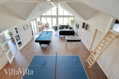 Aktivitätsraum im Luxusferienhaus Nr. 454 mit 12 Schlafzimmern und Platz für 30 Gäste.