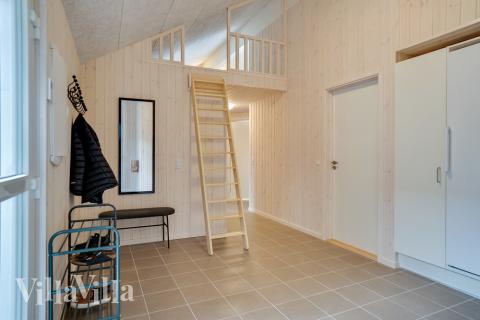 Der geräumige Eingangsbereich im Luxusferienhaus Nr. 456 in Westjütland