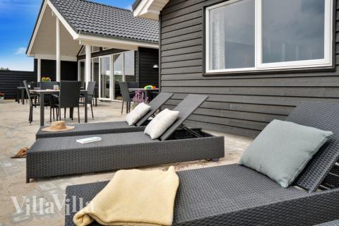 Auf der Terrasse des Ferienhauses Nr. 456 ist Platz für 20 Personen.