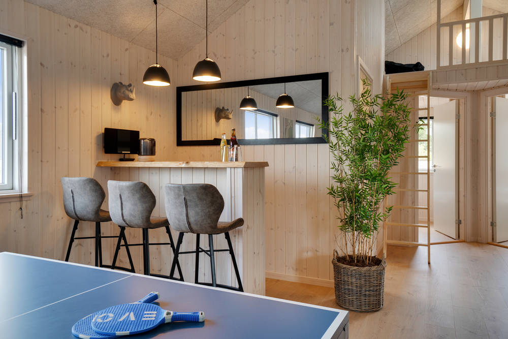 Die tollen Ferienhäuser sind unter anderem mit einer Bar ausgestattet, wie in diesem Luxusferienhaus 457 in Westjütland